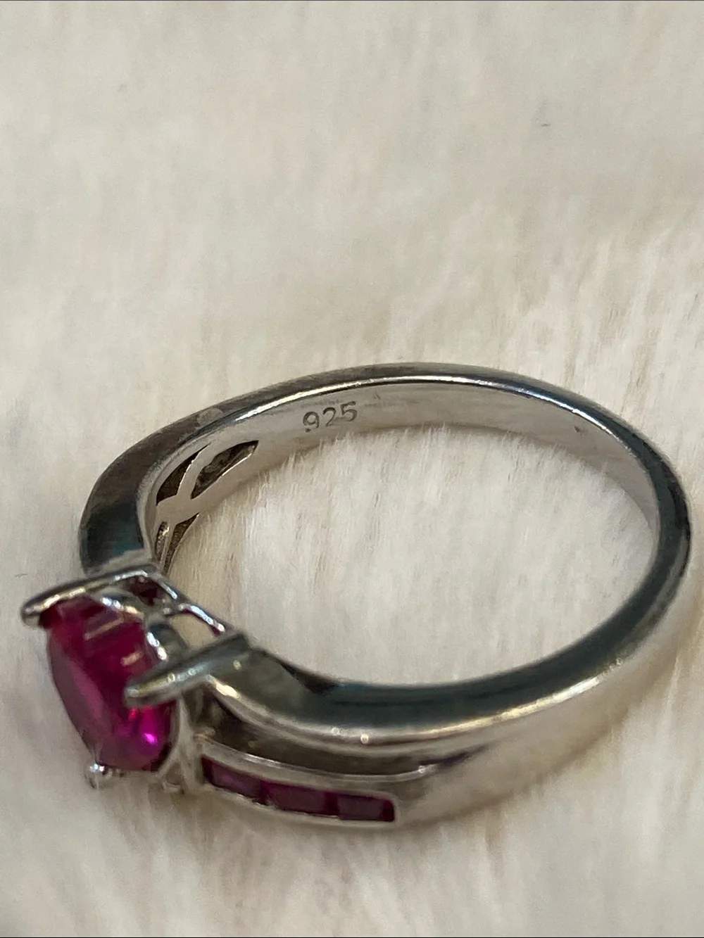 Ruby Heart Ring - Picture 4 of 5